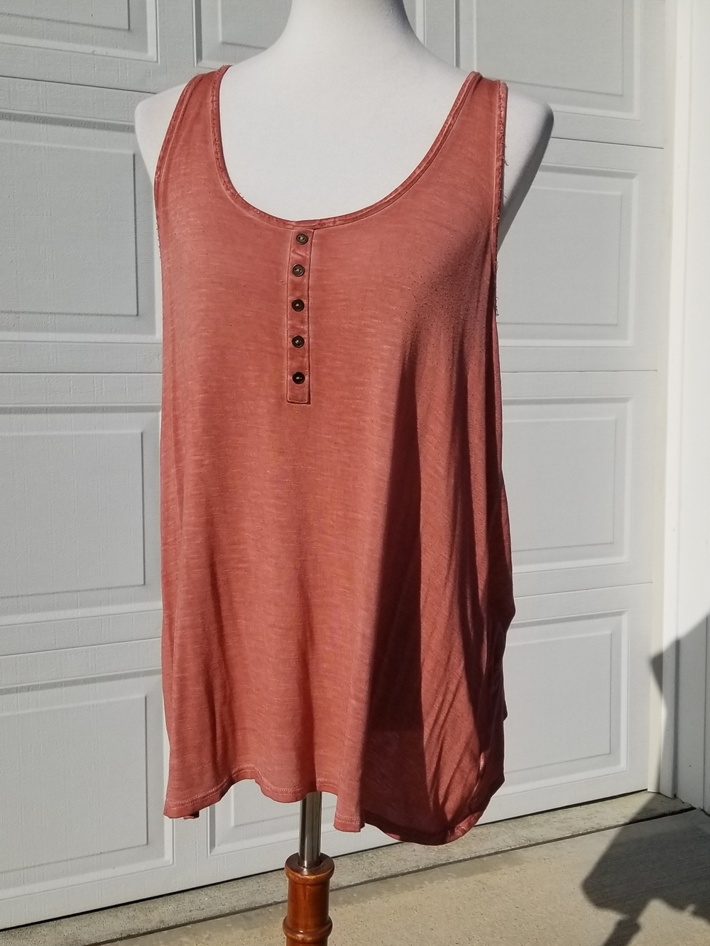 Knox Rose Rust Scoop Neck Button-Front Tank
